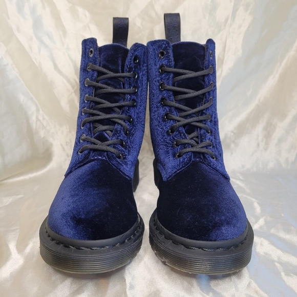 Dr. Martens 1460 Brocade Velvet boots in Blue - Picture 3 of 7